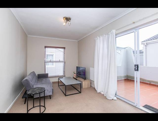 1 BEDROOM APARTMENT FOR SALE IN CLAREMONT